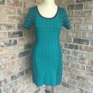 ROMEO + JULIET Couture Short Sleeve Sweater dress